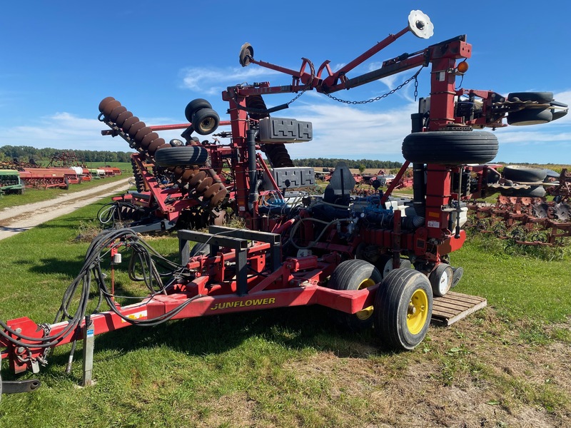 Planting  White 6700 8 Row Corn Planter w/ Sunflower Cart Photo